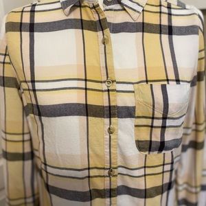 Maurice’s Plaid Flannel Button-up Shirt Size Small